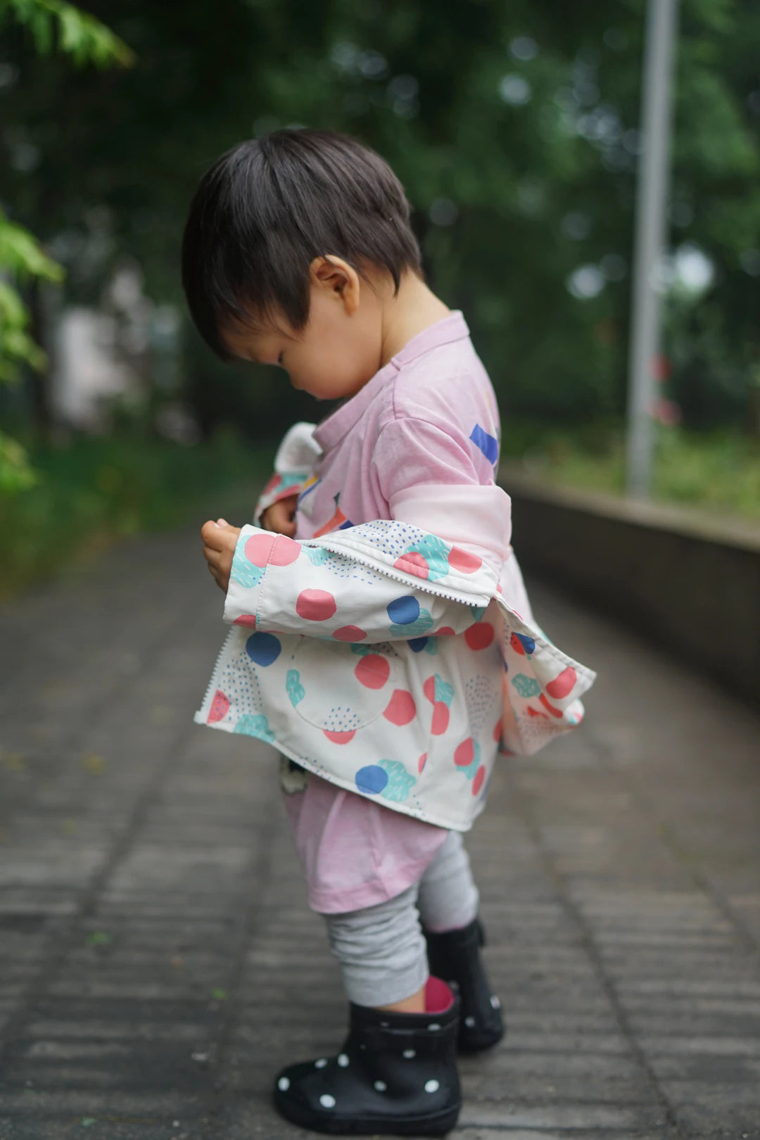 De Magie van Kleuren en Patronen in Kinderkleding