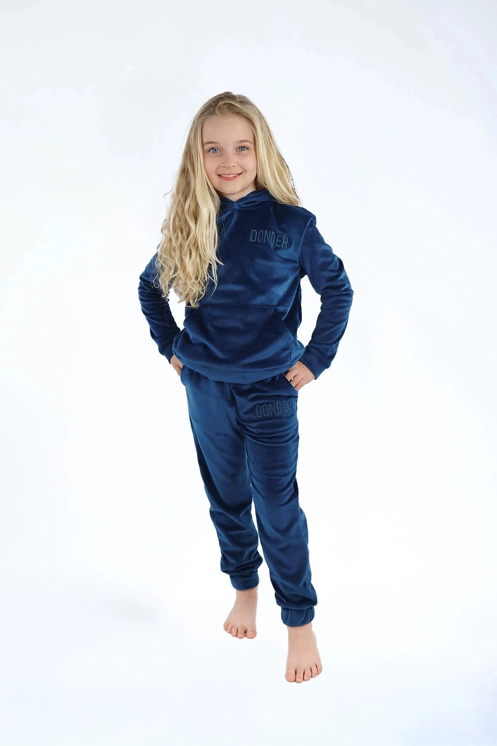 Velvet Suit Midnight Navy — luxe fluwelen kinderpak blauw — detail | Donder