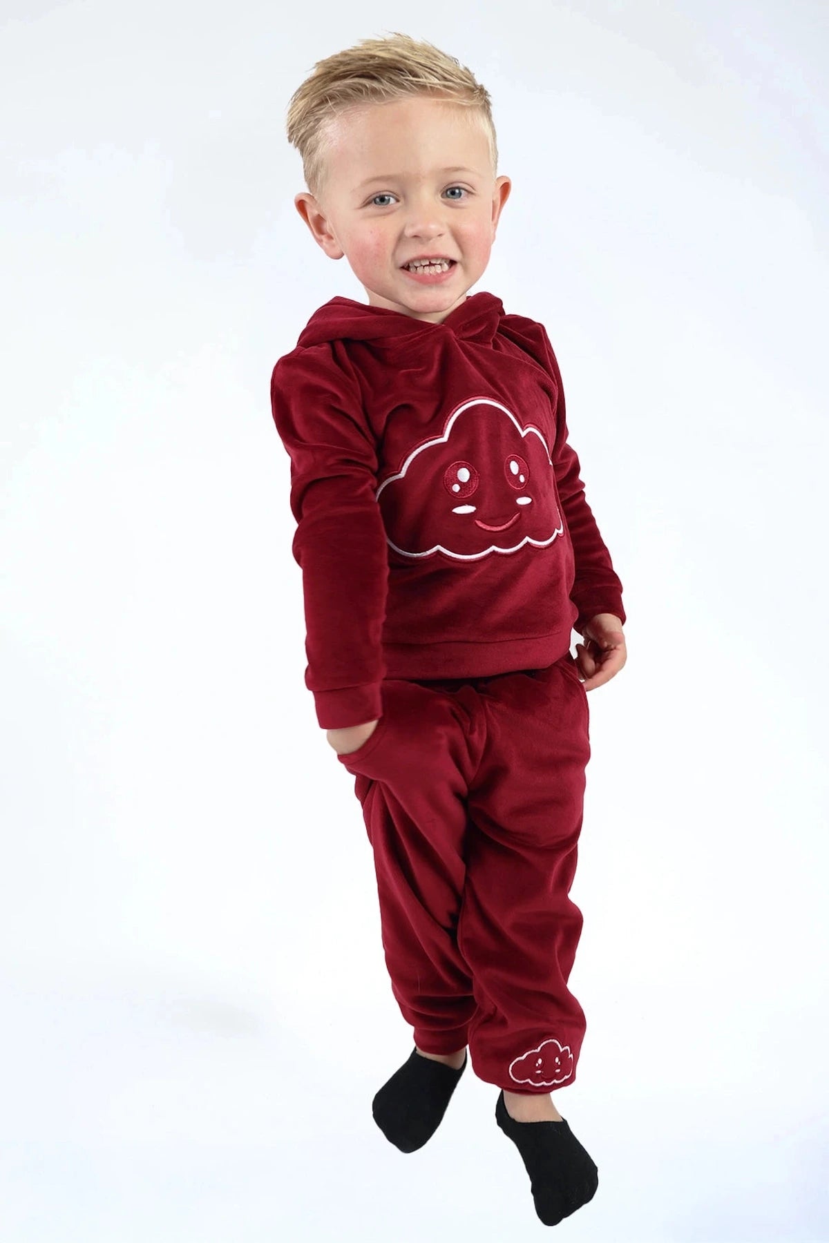 Velvet Suit Red Velvet — luxe fluwelen kinderpak rood — close-up | Donder