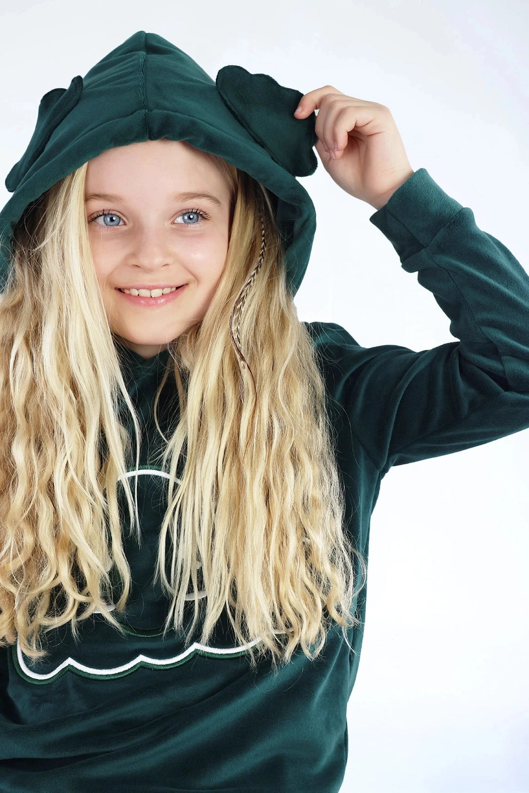 Velvet Suit Forest Green — luxe fluwelen kinderpak groen — close-up | Donder