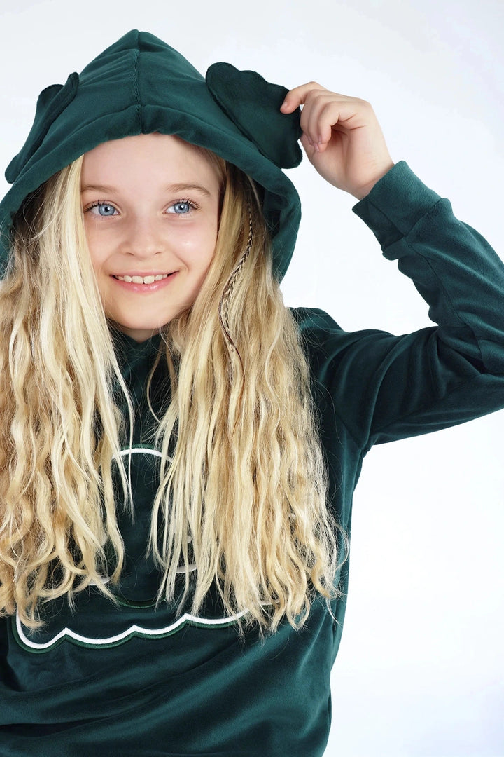 Velvet Suit Forest Green — luxe fluwelen kinderpak groen — close-up | Donder