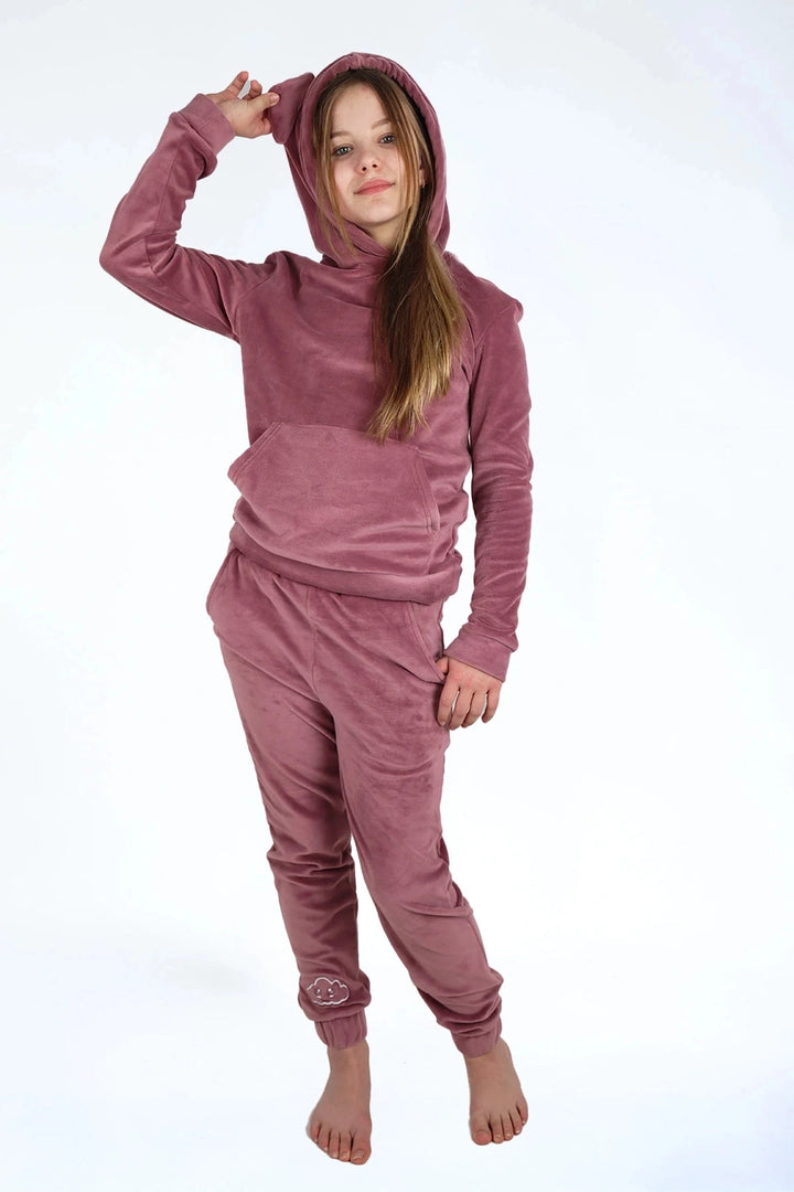 Velvet Suit Metallic Berry — luxe fluwelen kinderpak — stofdetail | Donder